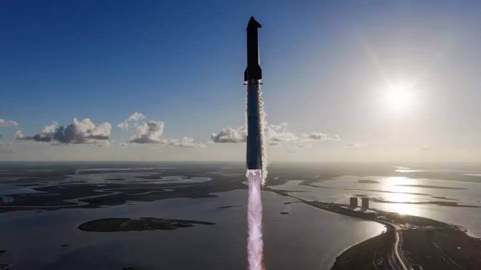 Starship in flight